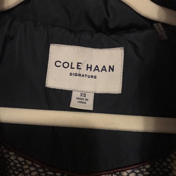 Cole Han Signature Navy Down Jacket - Picture 8 of 9